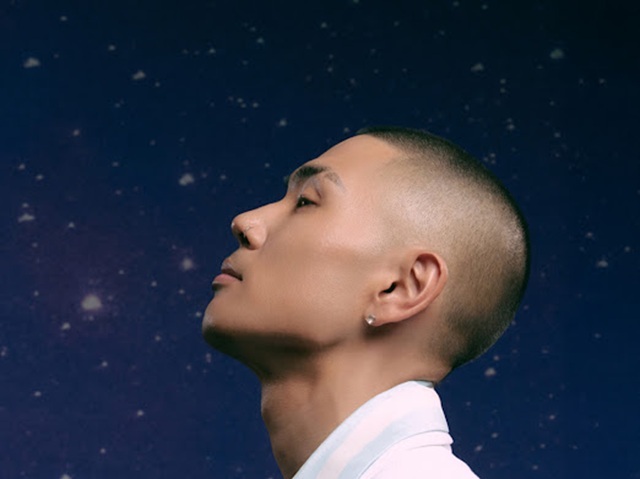 프로듀서 겸 가수 빈스가 9일 밤 10시 시작하는 EBS 라디오 프로그램 경청에 출연한다. /더블랙레이블