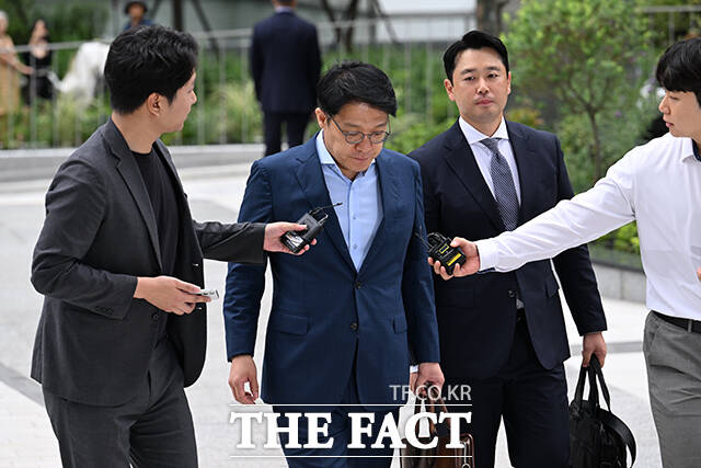 . 김상민 전 부장검사가 9일 김건희 여사 연루 의혹들을 수사하는 민중기 특별검사팀 조사에 출석해 공천개입 의혹 관련 혐의를 부인하고 있는 것으로 전해졌다. /박헌우 기자