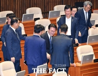  밝은 표정으로 본회의 참석한 김민석 국무총리 [TF사진관]