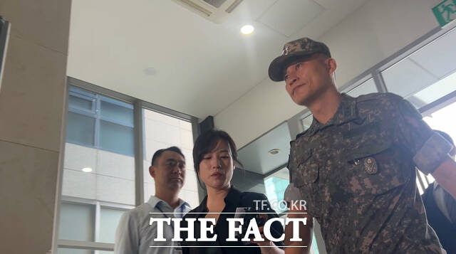 박진희 전 국방부장관 군사보좌관(소장)이 7월 30일 오전 서울 서초구 채상병 사건 외압 의혹을 수사하는 이명현 특별검사팀 사무실에 출석하고 있다. /김해인 기자