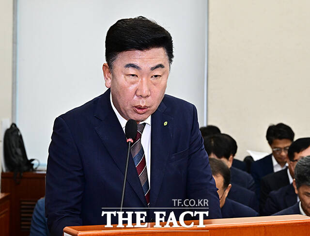 기관보고하는 이범석 청주시장.