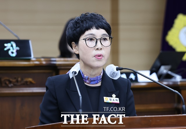 장소미의원이 제294회 부여군의회 임시회 제1차 본회의 5분 자유발언을 하고 있다. /부여군의회