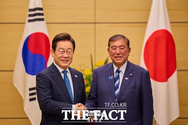 한국과 일본 양국이 10일 서울에서 제4차 한일 경제안보대화를 개최했다. 이재명 대통령이 8월 23일(현지시간) 일본 도쿄 총리 공관에서 이시바 시게루 총리와 한일 정상회담을 갖고 기념촬영을 하고 있다. /대통령실