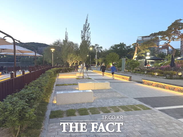 천안 천호지 공원 어울림마당 모습./천안시