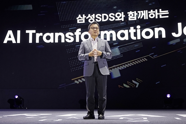 이준희 삼성SDS 대표가 11일 서울 강남구 코엑스에서 열린 리얼 서밋 2025에서 기조연설을 하고 있다. /삼성SDS