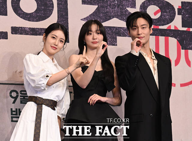 배우 신예은 김다미 허남준(왼쪽부터)이 출연하는 백번의 추억은 오는 13일 오후 10시 40분 첫 방송한다. /이새롬 기자