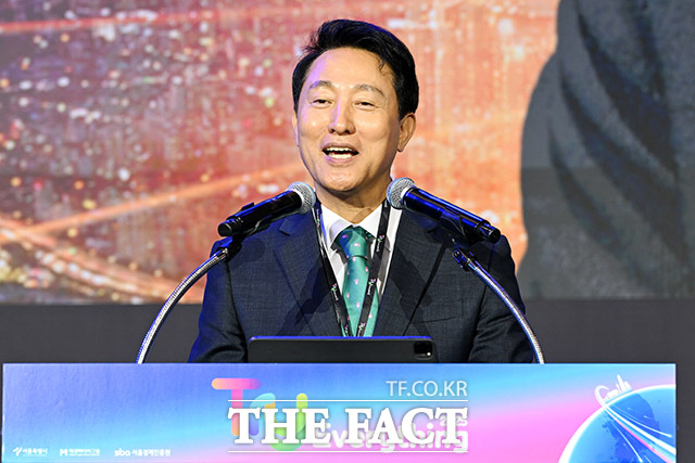 개회사 하는 오 시장.