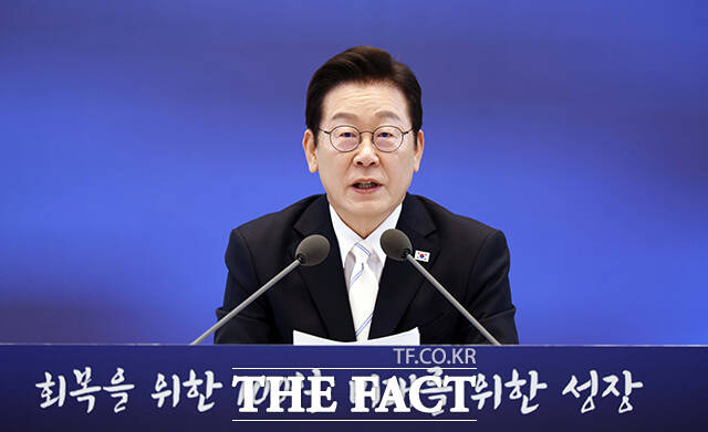 이재명 대통령이 11일 오전 청와대 영빈관에서 열린 취임 100일 기자회견 회복을 위한 100일, 미래를 위한 성장에서 모두발언을 하고 있다. /뉴시스