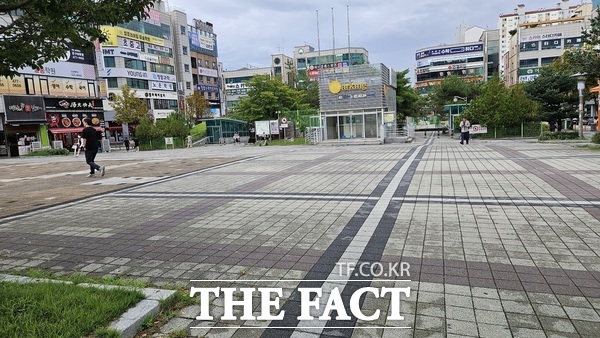 노은역 동편 광장 지하주차장 입구./대전시