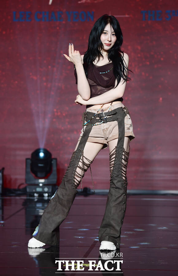 가수 이채연이 WM엔터테인먼트와 전속계약을 종료했다./이새롬 기자