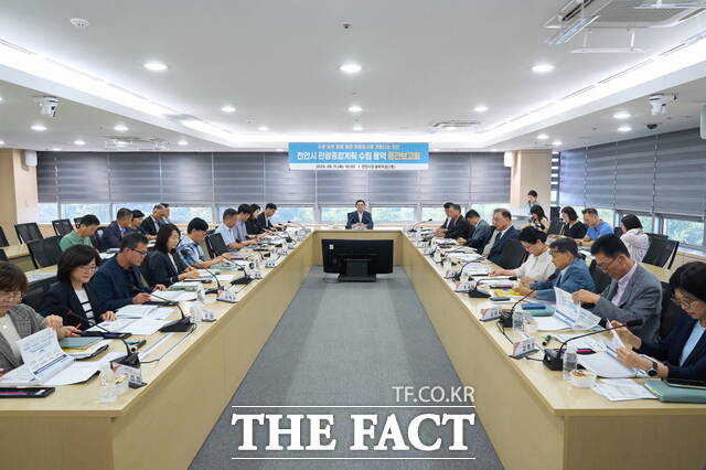 천안시는 ‘2026~2030 천안시 관광종합계획 수립 용역 중간보고회’를 개최했다./천안시