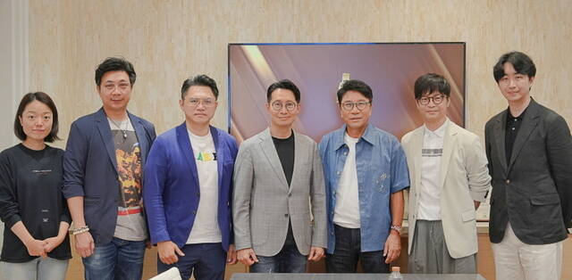 텐센트뮤직엔터테인먼트 도라 실장, 마이클 쩡 총경리, 차이 춘 판 부사장, 커션 팡 회장, A2O엔터테인먼트 이수만 PD, 한국음악저작권협회 박학기 부회장, 황선철 사무총장(왼쪽부터)/한국음악저작권협회