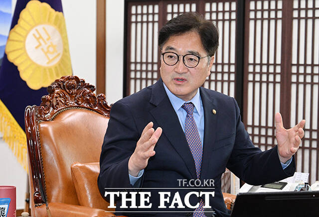 우원식 국회의장이 미국 조지아주 현대차그룹-LG에너지솔루션 합작 배터리 공장에서 발생한 이민 합동단속과 관련해 미 의회에 서한을 보낸다고 국회의장실이 12일 밝혔다. /박헌우 기자