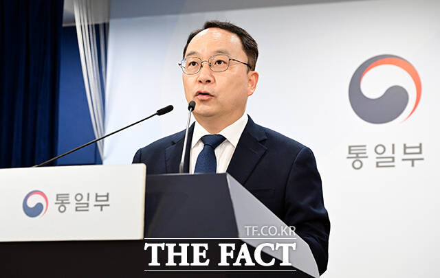 구병삼 통일부 대변인이 15일 오전 서울 종로구 정부서울청사에서 정례브리핑을 하고 있다. /임영무 기자