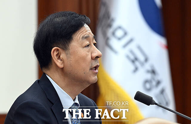 구윤철 부총리 겸 기획재정부 장관이 15일 오전 서울 종로구 정부서울청사에서 열린 경제관계장관회의에 참석해 모두발언을 하고 있다. /임영무 기자