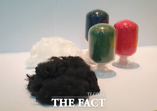 도레이첨단소재는 고내열성과 전기 절연성 등 우수한 물성을 가진 메타아라미드 섬유를 기반으로 산업안전과 첨단기기 보호 분야 사업을 확대하고 있다. 도레이첨단소재 아라미드 원착사. /도레이첨단소재