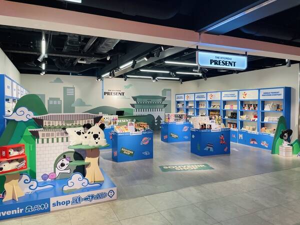 현대백화점이 오는 12월 14일까지 현대아울렛 동대문점 2층 서울 에디션에서 더현대 프레젠트 팝업스토어를 운영한다. /현대백화점