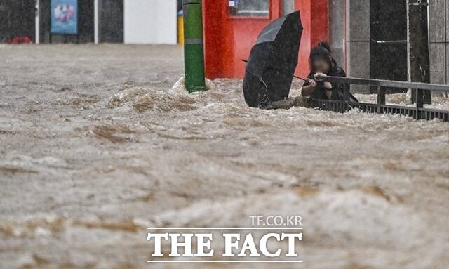 자연재해가 많이 발생하는 지역은 그렇지 않은 지역보다 집값이 낮은 것으로 나타났다. 다만 강남권은 입지와 회복탄력성 등 복합적인 요인으로 예외였다. /뉴시스