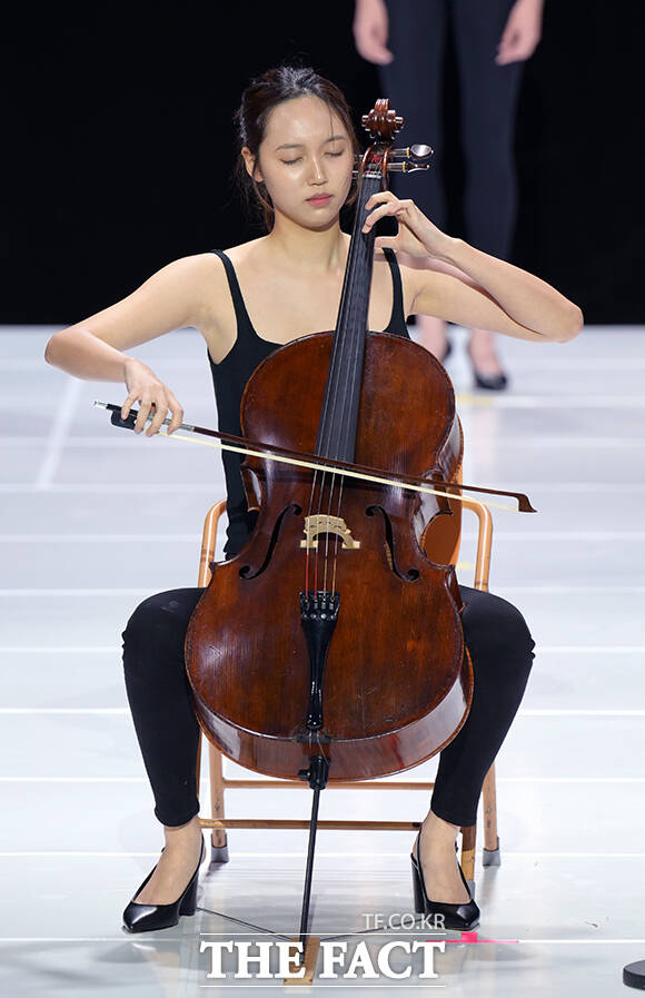 첼로 연주도 수준급인 참가자.