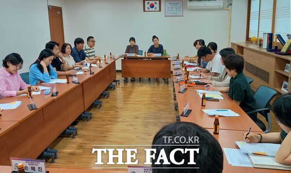 대전 대덕구가 11일 구청 중회의실에서 국민연금관리공단, 대덕구장애인복지관, 동 행정복지센터, 대덕구방문의료지원센터 등 관계자들이 참여한 가운데 장애인 의료돌봄 통합지원 신청자 대상 첫 통합지원회의를 했다. /대덕구