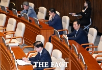  비교섭단체 대표 발언 듣는 정청래 대표 [포토]