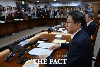  '금융지주 회장 간담회' 발언하는 이억원 금융위원장 [포토]
