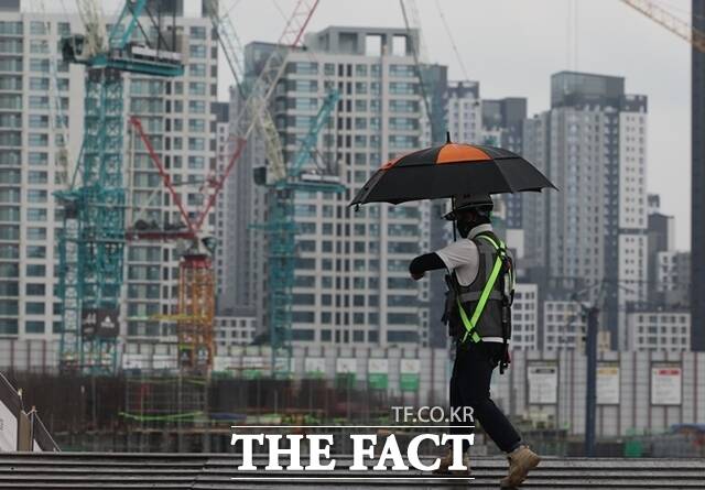 한국건설산업연구원에 따르면 최근 3년간 건설업 주요 실물 지표는 금융위기 당시보다 큰 폭으로 악화된 것으로 나타났다. /뉴시스