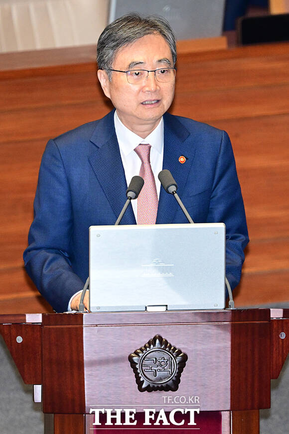 정부측 답변하는 조현 외교부 장관.