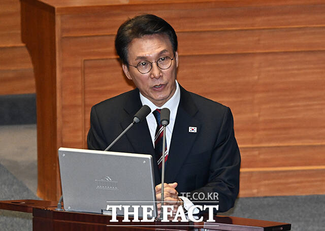 김민석 국무총리는 16일 국회 외교·통일·안보 분야 대정부 질문에서 3500억달러 규모의 대미 투자와 관련해 국회 동의가 필요할 수도 있다고 밝혔다. /국회=배정한 기자