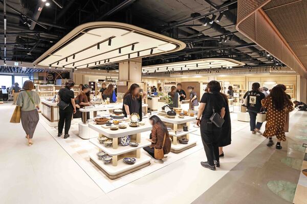 신세계백화점 강남점 9층에 위치한 생활전문관 키친&테이블웨어 존이 10년 만에 재단장해 오픈한다. /신세계백화점