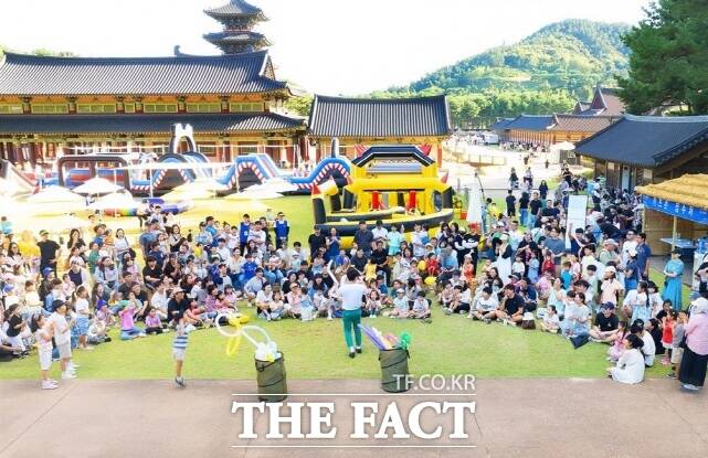 지난해 열렸던 백제문화제의 한 체험프로그램 장면. /부여군