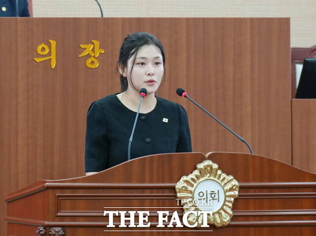 김미성 아산시의회 의원이 제262회 시의회 임시회에서 발언을 하고 있다. /아산시의회