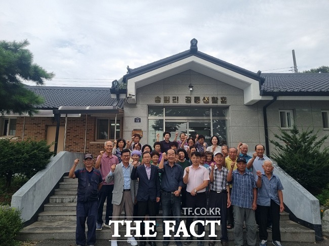 2025 소각산불 없는 녹색 우수마을로 선정된 여주 송림리 주민들. /여주시