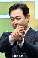  형사 포즈 취하는 박용우 [포토]