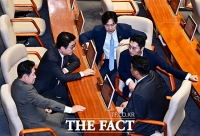  고민하는 장동혁 대표 [포토]