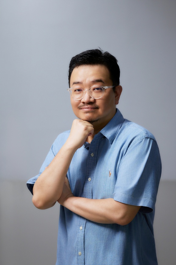 연상호 감독이 영화 얼굴 개봉을 기념해 <더팩트>와 인터뷰를 진행했다. /플러스엠 엔터테인먼트