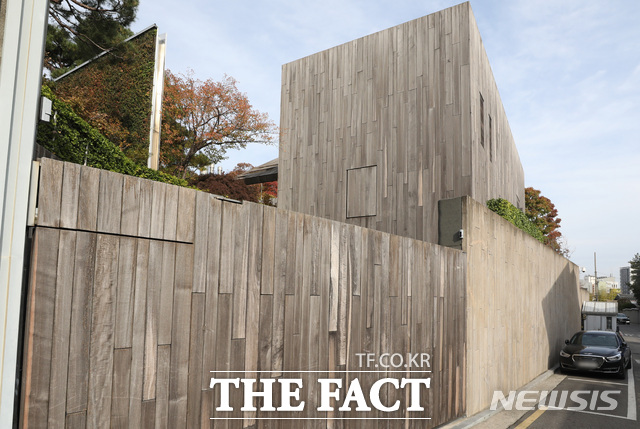 강나연 태화홀딩스 회장이 현금 구입한 서울 용산구 한남동 고 이건희 회장의 자택./뉴시스