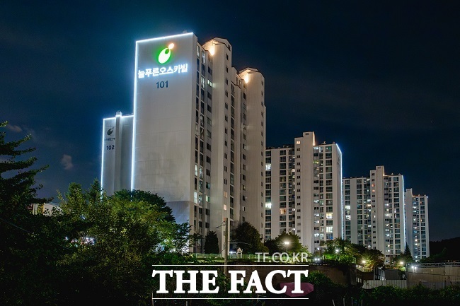 공동주택 야간경관조명 점등 모습 /오산시