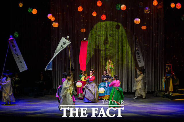 금산을 대표하는 문화예술 콘텐츠로 정착한 마당극 일타홍 공연 장면 /금산군