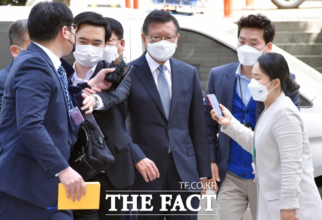 계열사 부당지원과 수천억 원대의 횡령 및 배임을 저지른 혐의로 재판에 넘겨진 박삼구 전 금호아시아나그룹 회장이 2심에서 감형돼 집행유예를 선고받았다. /더팩트 DB