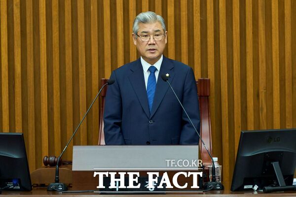 대전 서구의회는 18일 제292회 임시회 제2차 본회의에서 2025년도 행정사무감사 계획서 승인, 제3회 추가경정예산안 및 조례안 등 47건을 처리하고 10일간의 의사일정을 마무리했다. 조규식 의장이 폐회 인사말을 하고 있다./대전 서구의회