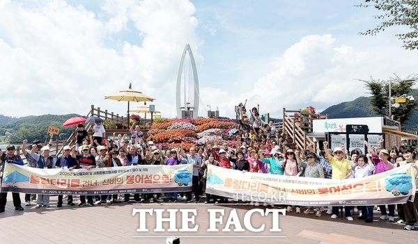 대덕구노인종합복지관은 16~19일 2025년 노인일자리 및 사회활동지원사업 참여자 800명과 전북 임실군으로 문화활동 나들이를 진행했다./대덕구노인종합복지관