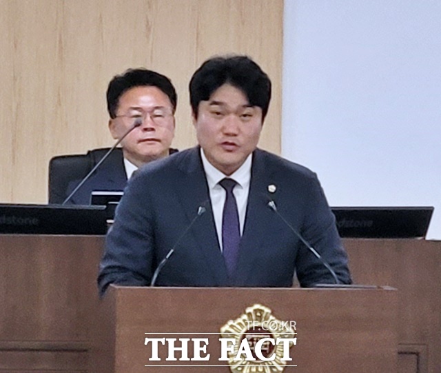 김선광 의원이 18일 충청광역연합의회 제6회 임시회 제1차 본회의에서 5분 자유발언을 하고 있다. /충청광역연합의회