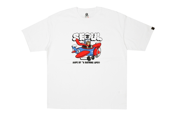 현대백화점이 글로벌 스트리트 패션 브랜드 에이프(Aape)의 국내 독점 판권 계약을 체결하고 오는 26일 더현대 서울 지하 2층에 1호점을 오픈한다. 더현대 서울 에이프 매장 오픈을 기념해 제작한 에이프 서울 에디션 제품 사진. /현대백화점