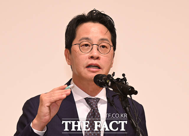 960만 여명의 회원을 보유한 롯데카드의 해킹 사고가 발생한 가운데, 조좌진 롯데카드 대표이사가 18일 오후 서울 중구 부영태평빌딩에서 사이버 침해 사고에 대한 사과 및 고객 보호 조치 등과 관련해 입장을 밝히고 있다. /이새롬 기자