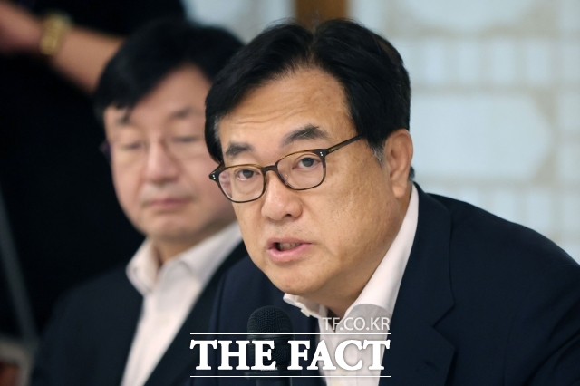 내란 사건을 수사하는 조은석 특별검사팀이 18일 정진석 전 대통령 비서실장을 출석시켜 조사 중이다. /남윤호 기자