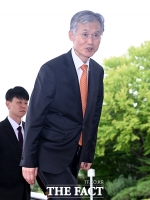  취재진 향해 인사하는 조희대 대법원장 [포토]