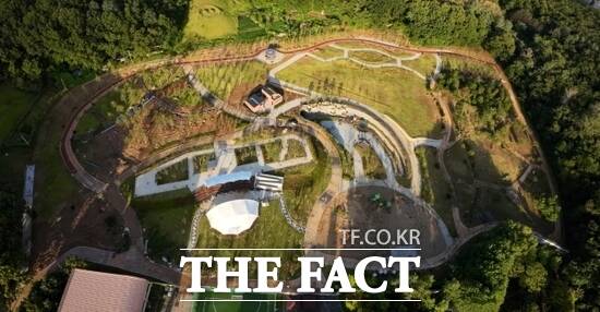 경기 고양시가 오는 24일 준공식을 진행할 예정인 탄현근린공원 2단계 사업 현장의 모습. 일산서구 탄현동 일원 5만 7000㎡ 부지에 솔향기숲, 이벤트 광장, 어린이 놀이터 등을 새롭게 조성했다. /고양시