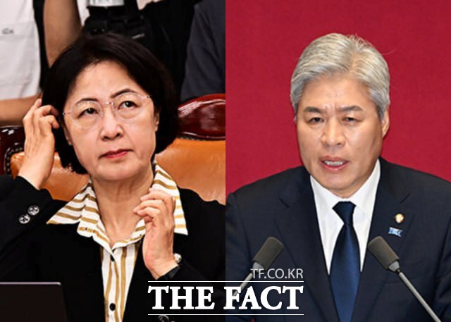 추미애(왼쪽) 민주당 의원은 지난 15일 SNS에 김 전 대변인과 혁신당을 직격하는 글을 올렸다. 사진은 추 의원과 서왕진 혁신당 원내대표. /배정한 기자