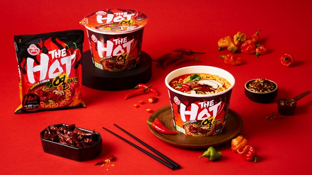 오뚜기가 새로 출시한 더핫 열라면이 출시 3주만에 누적 판매량 200만개를 돌파했다. /오뚜기